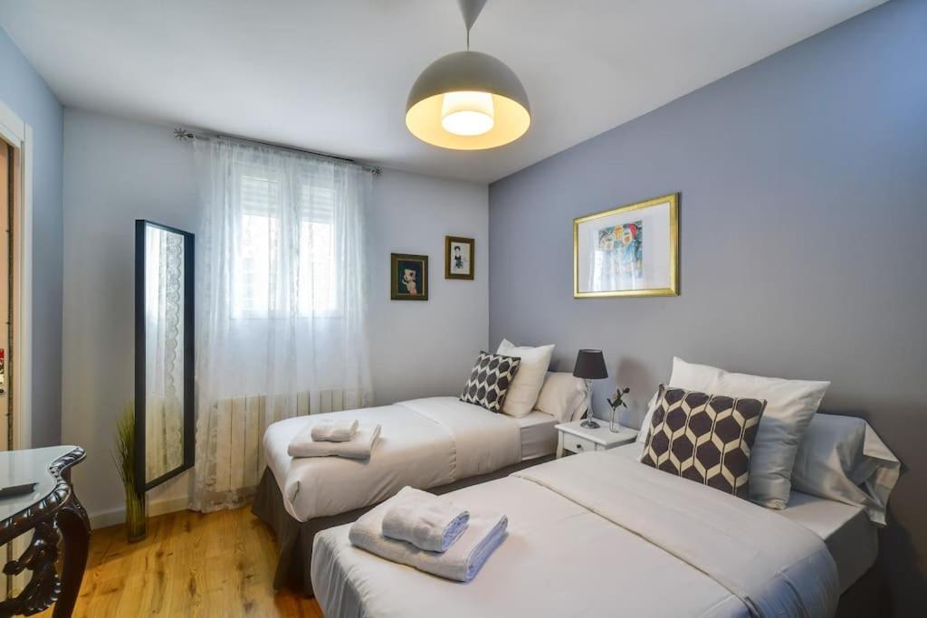 Big Stylish And Modern Apartment In Madrid Centre エクステリア 写真