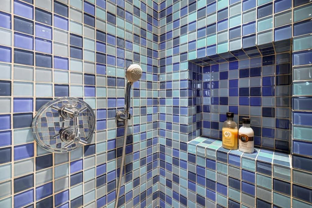 Big Stylish And Modern Apartment In Madrid Centre エクステリア 写真