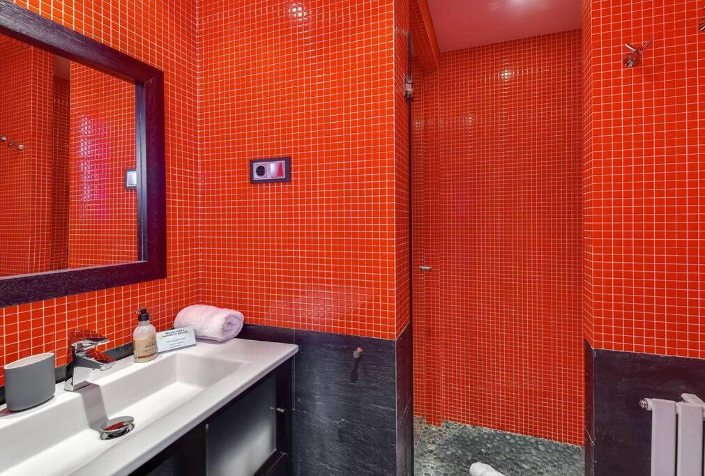 Big Stylish And Modern Apartment In Madrid Centre エクステリア 写真