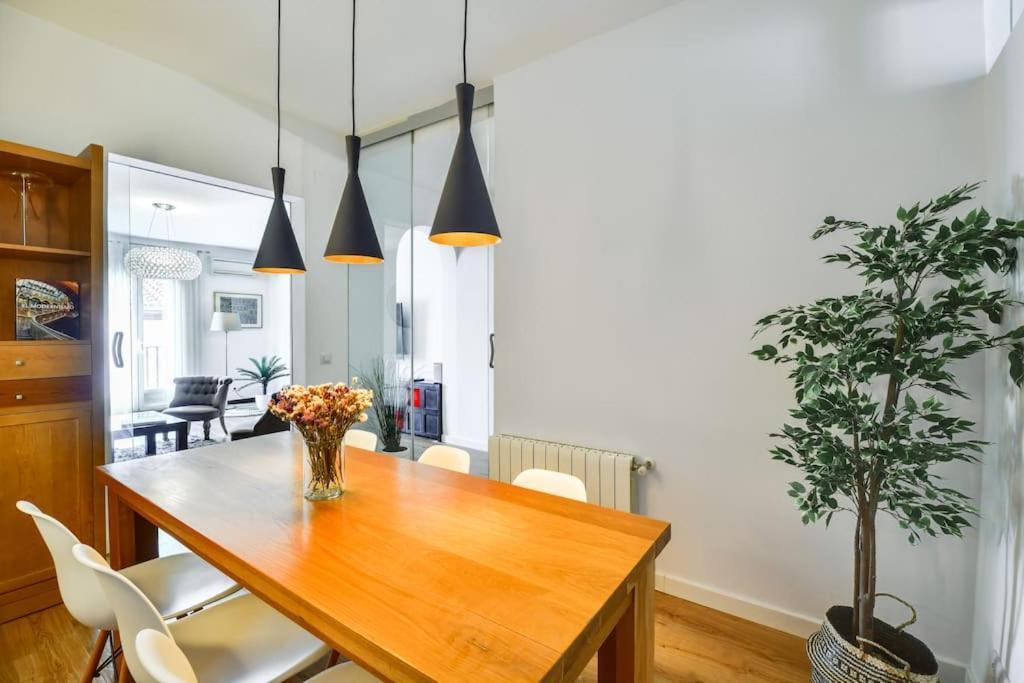 Big Stylish And Modern Apartment In Madrid Centre エクステリア 写真